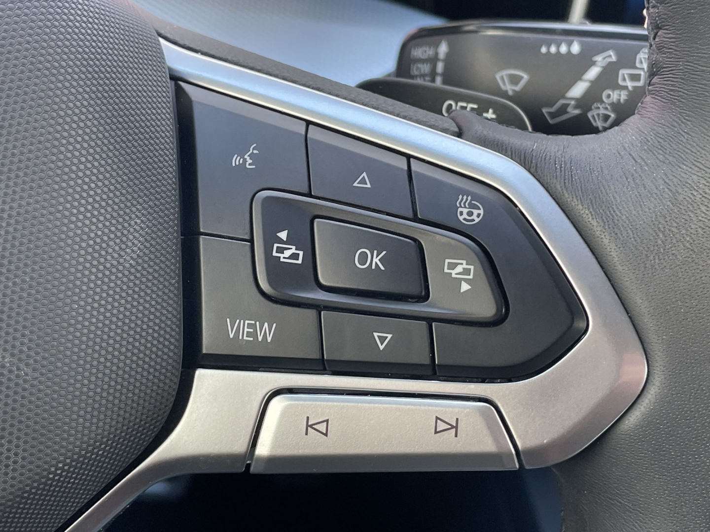 Golf VIII 1.5 eTSI DSG Energy AHK/ACC/Navi/LED Plus/Lenkradhzg/App-Connect
