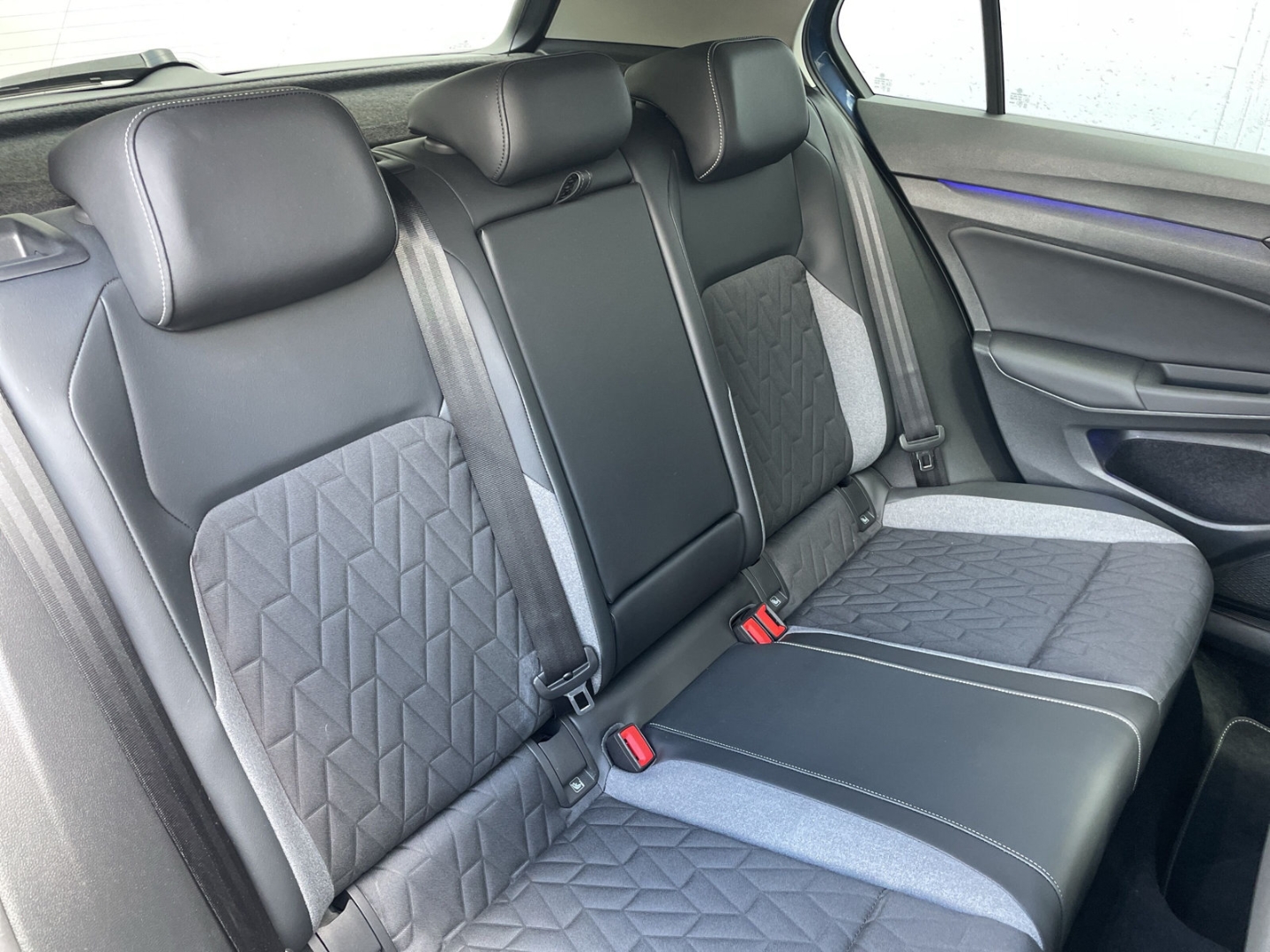 Golf VIII 1.5 eTSI DSG Energy AHK/ACC/Navi/LED Plus/Lenkradhzg/App-Connect