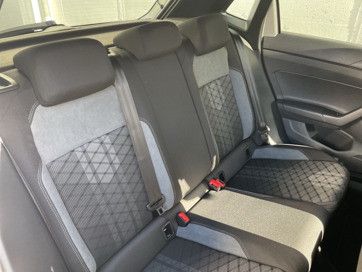 Polo 1.0 TSI DSG R-Line Kamera/Navi/App-Connect/IQ.Light