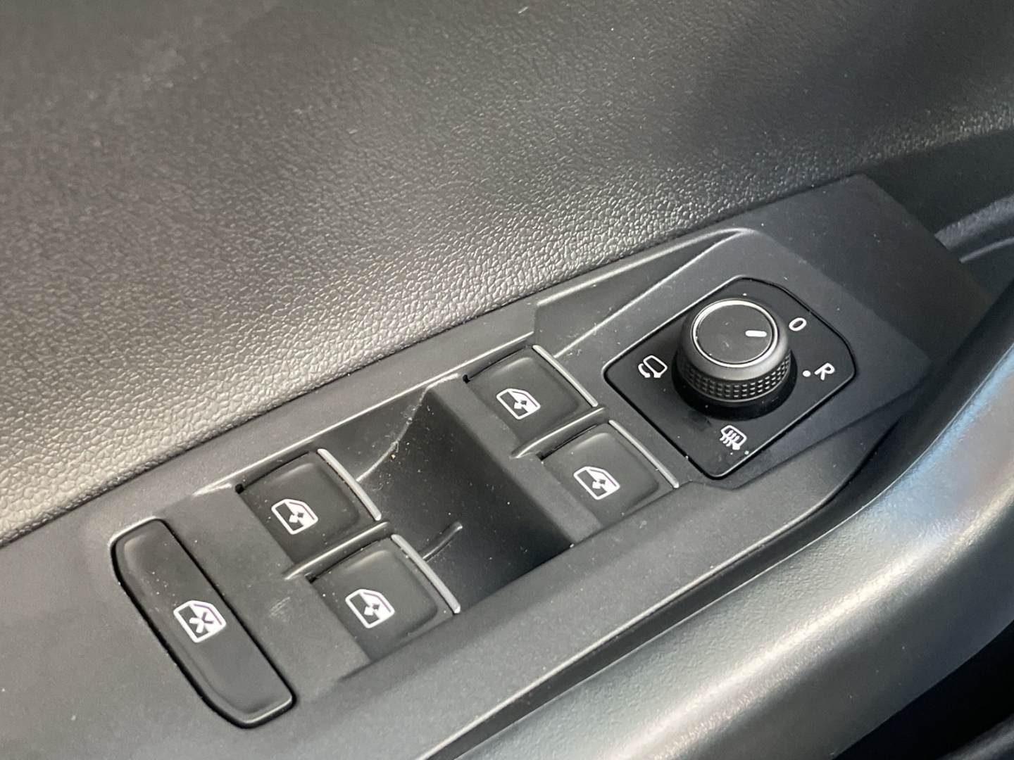 Polo 1.0 TSI DSG R-Line Kamera/Navi/App-Connect/IQ.Light