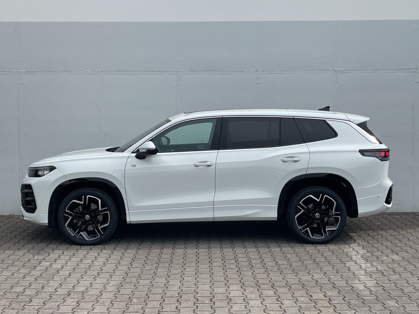 Tayron 2.0 TDI DSG R-Line 4Motion Pano/AHK/Keyless/360Kamera/HUD/H&K/Keyless/el.Heckklappe