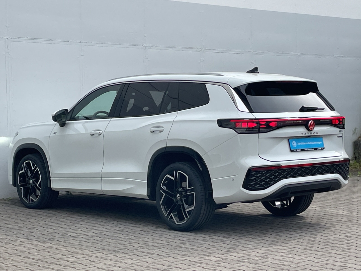 Tayron 2.0 TDI DSG R-Line 4Motion Pano/AHK/Keyless/360Kamera/HUD/H&K/Keyless/el.Heckklappe