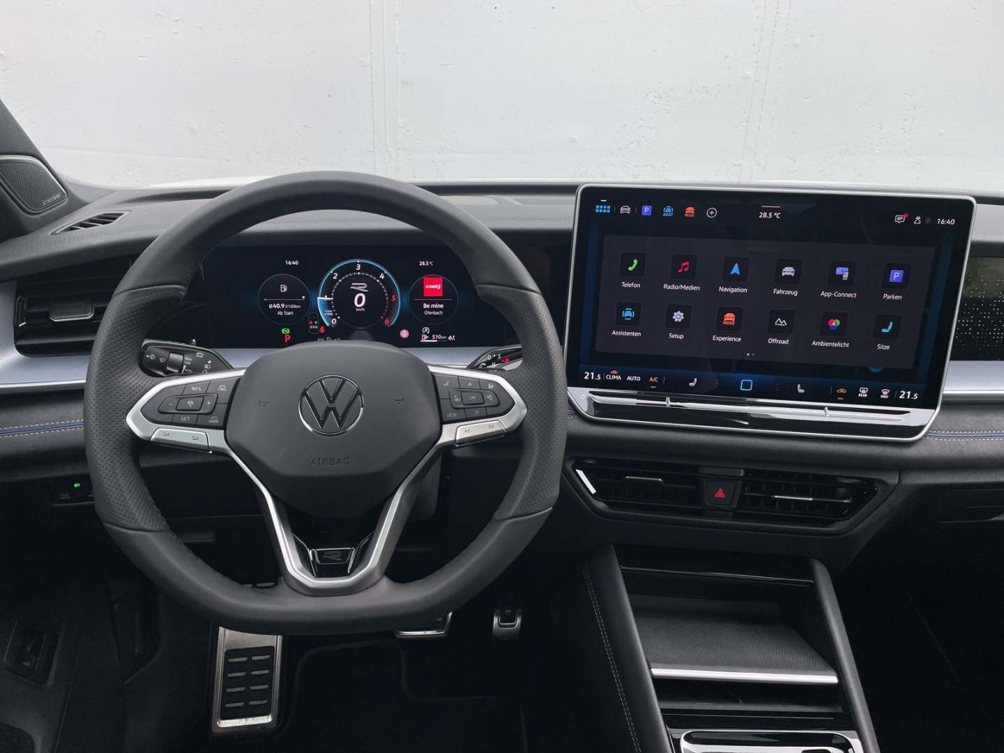 Tayron 2.0 TDI DSG R-Line 4Motion Pano/AHK/Keyless/360Kamera/HUD/H&K/Keyless/el.Heckklappe