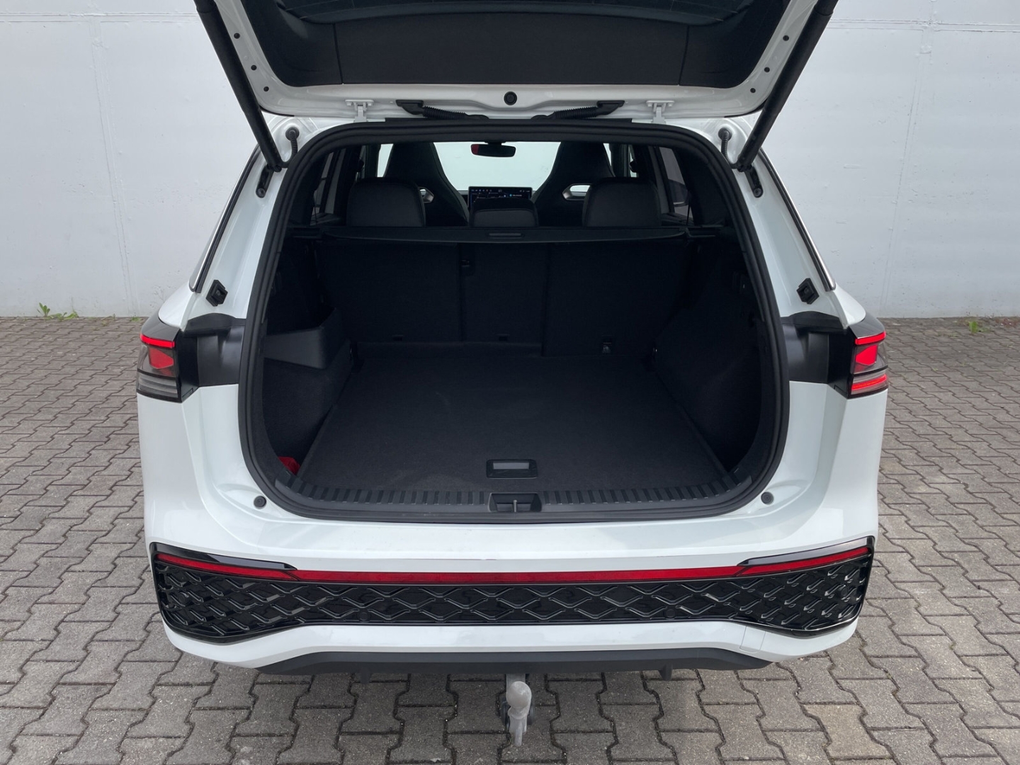 Tayron 2.0 TDI DSG R-Line 4Motion Pano/AHK/Keyless/360Kamera/HUD/H&K/Keyless/el.Heckklappe