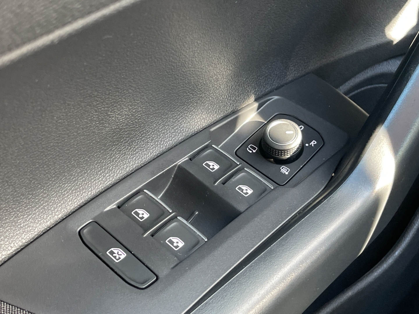 Polo 1.0 TSI DSG R-Line Matrix/beats/ACC/App-Con/Sportfahrwerk