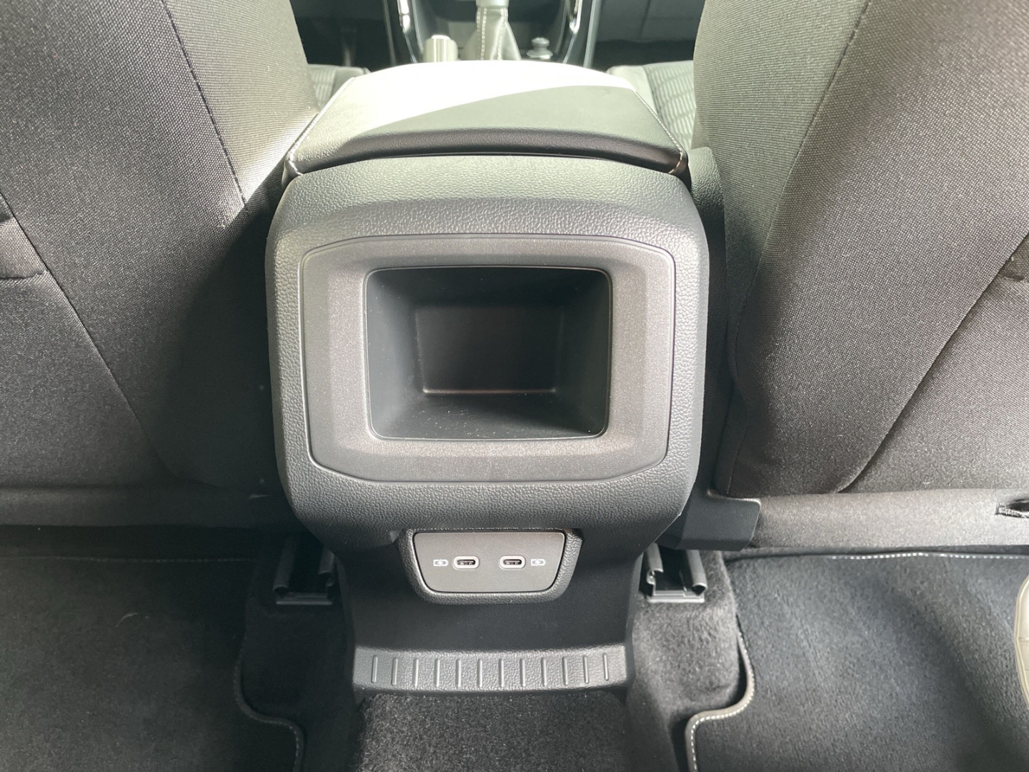 T-Cross 1.5 TSI DSG R-Line AHK/Kamera/Navi/App-Connect/ACC/Travelassist