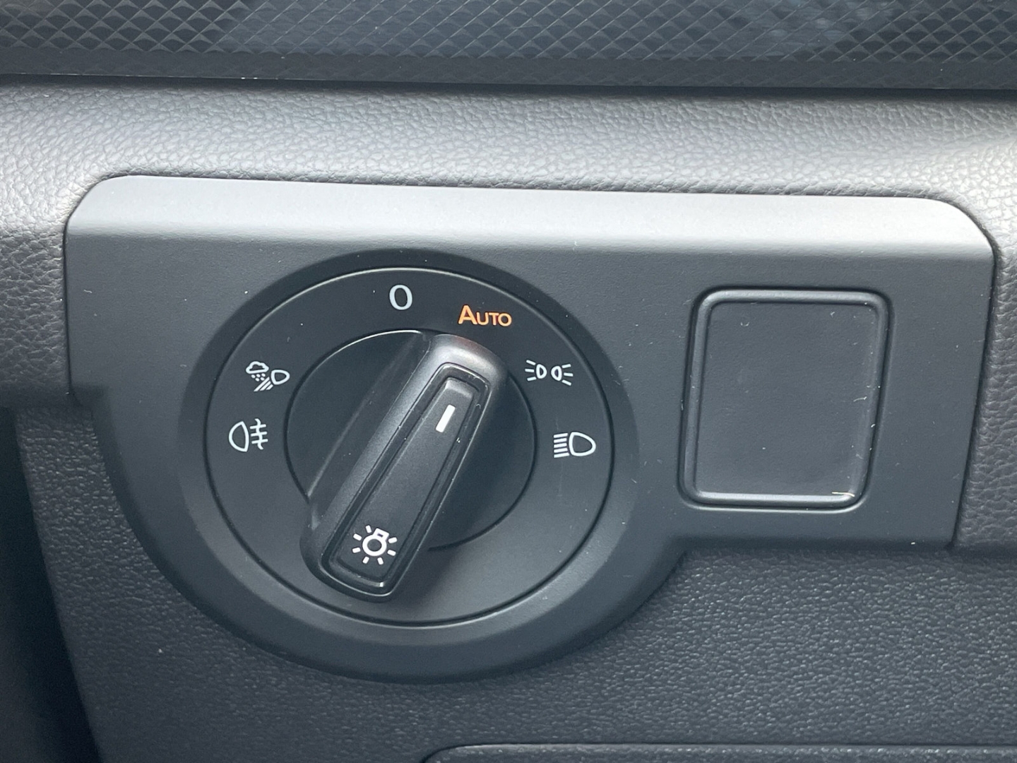 T-Cross 1.5 TSI DSG R-Line AHK/Kamera/Navi/App-Connect/ACC/Travelassist