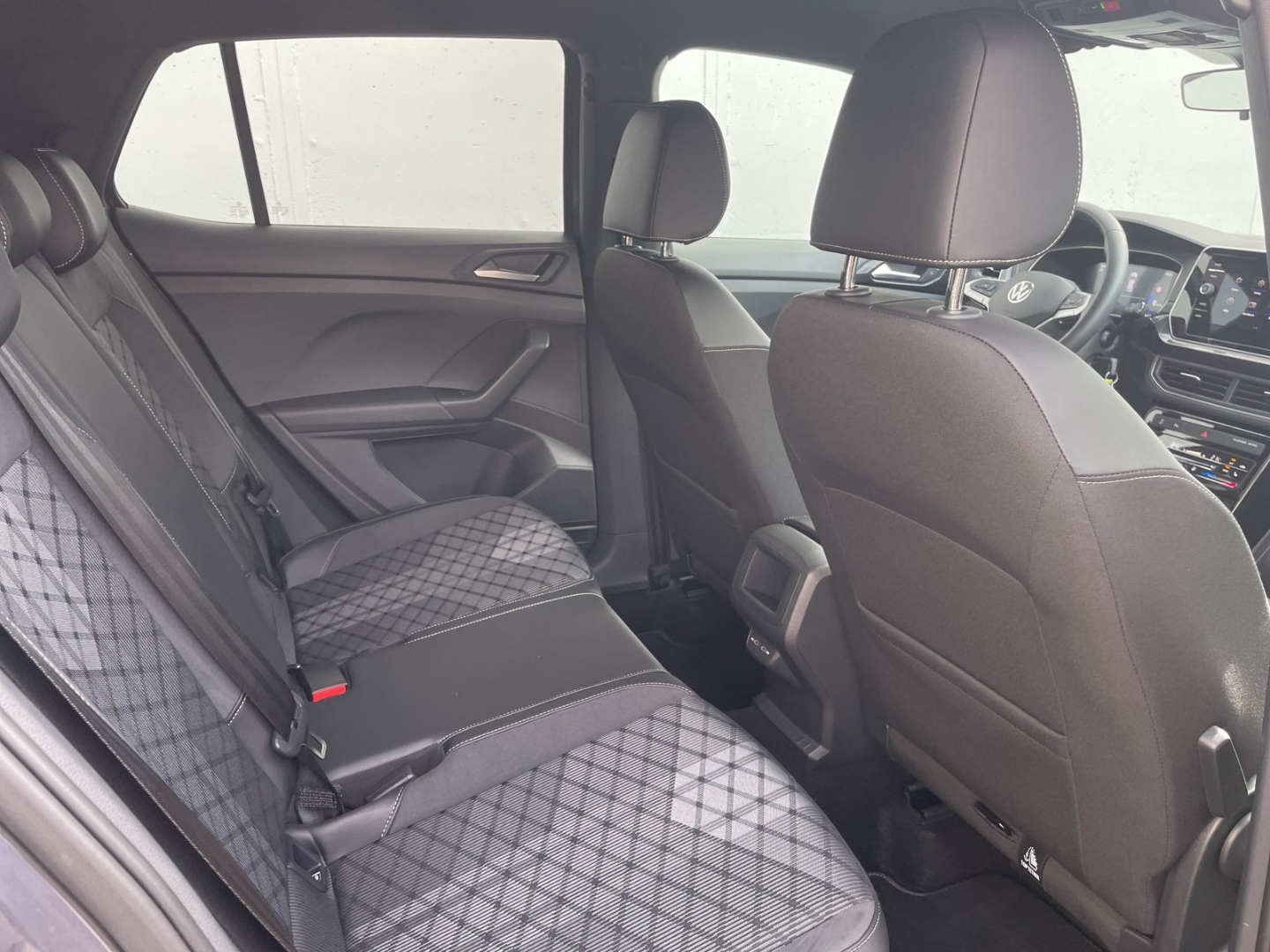 T-Cross 1.5 TSI DSG R-Line AHK/Kamera/Navi/App-Connect/ACC/Travelassist