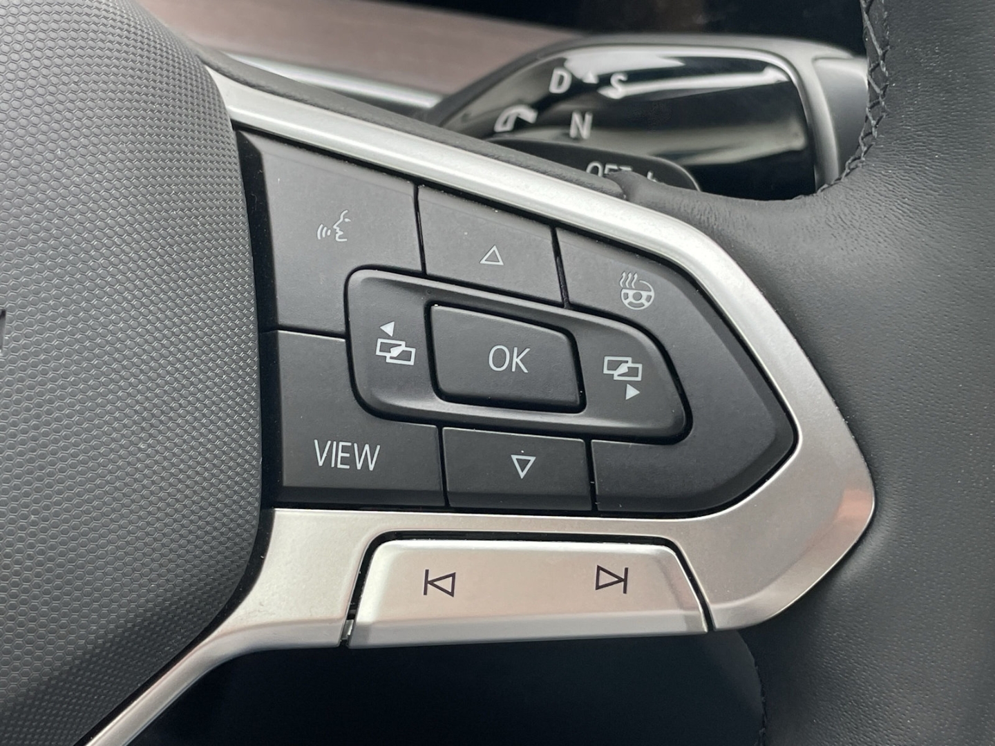 Tayron 2.0 TDI DSG Elegance AHK/Navi/Keyless/CAM