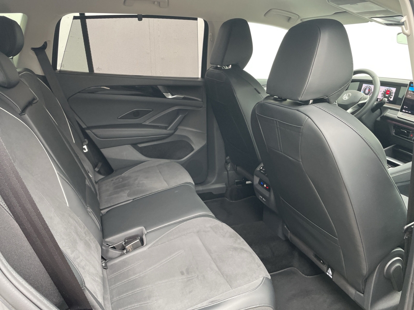 Tayron 2.0 TDI DSG Elegance AHK/Navi/Keyless/CAM