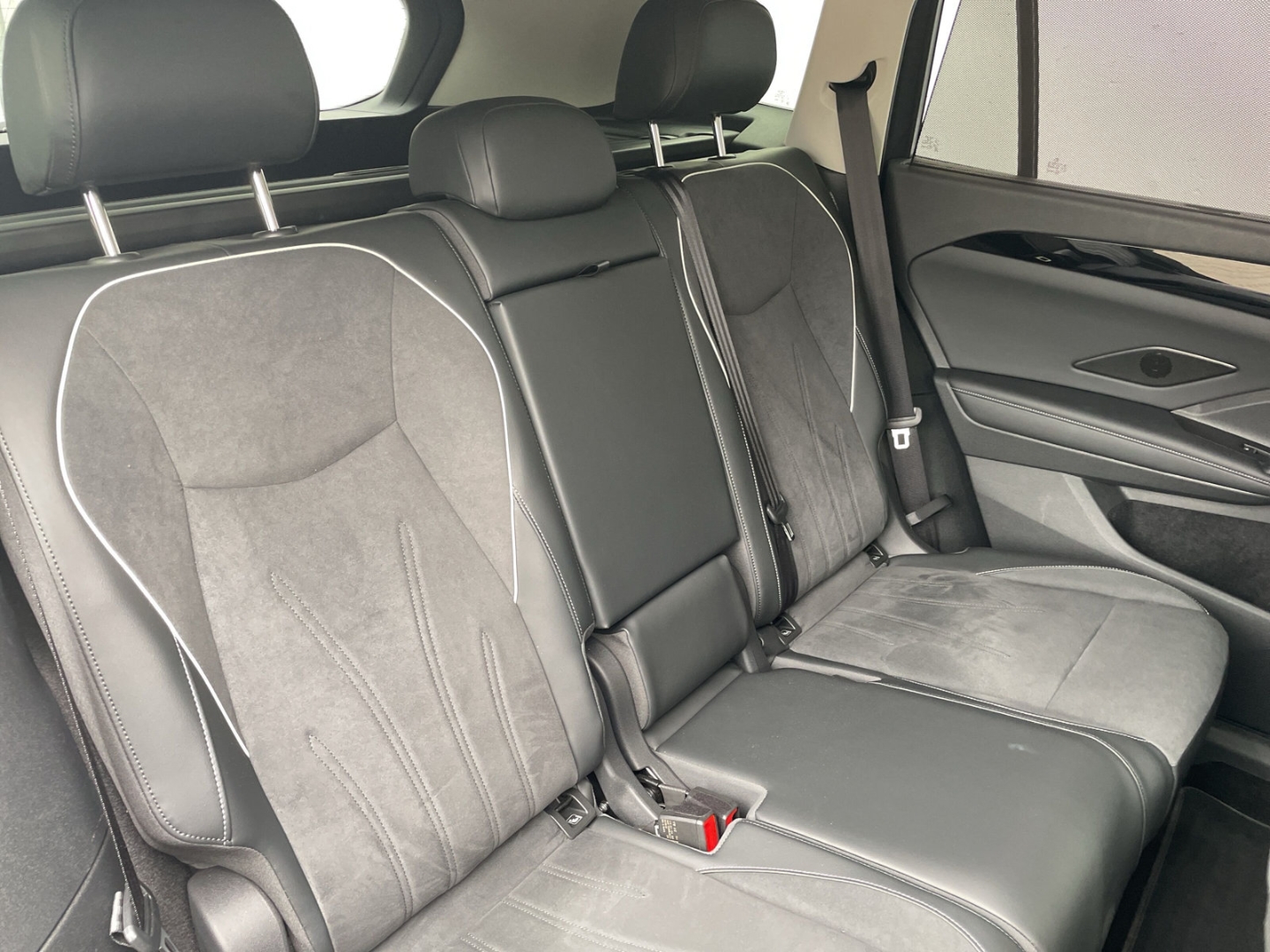 Tayron 2.0 TDI DSG Elegance AHK/Navi/Keyless/CAM