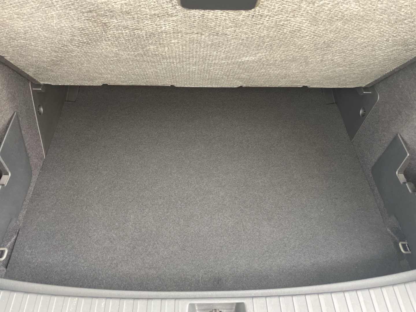 Tayron 2.0 TDI DSG Elegance AHK/Navi/Keyless/CAM