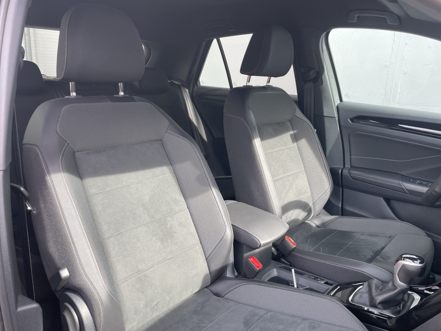 T-Roc 1.5TSI DSG R-Line AHK/Kamera/Matrix/Keyless/App-Con/ACC/Navi/el.Heckklappe