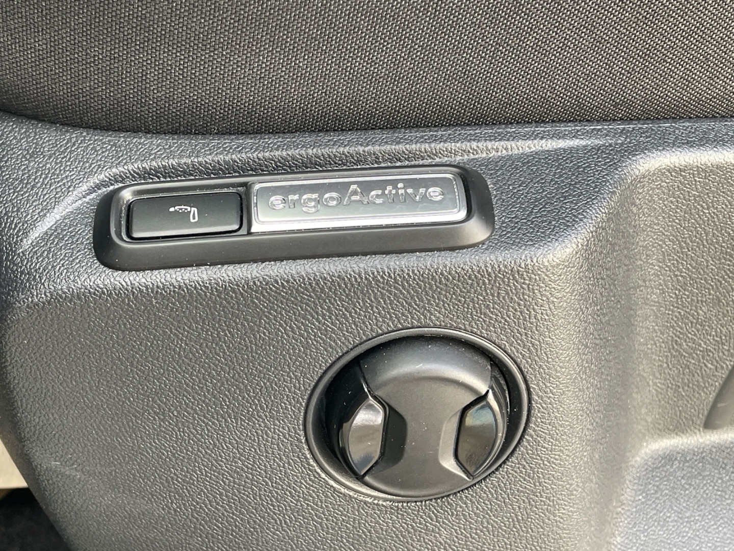 T-Roc 1.5TSI DSG R-Line AHK/Kamera/Matrix/Keyless/App-Con/ACC/Navi/el.Heckklappe