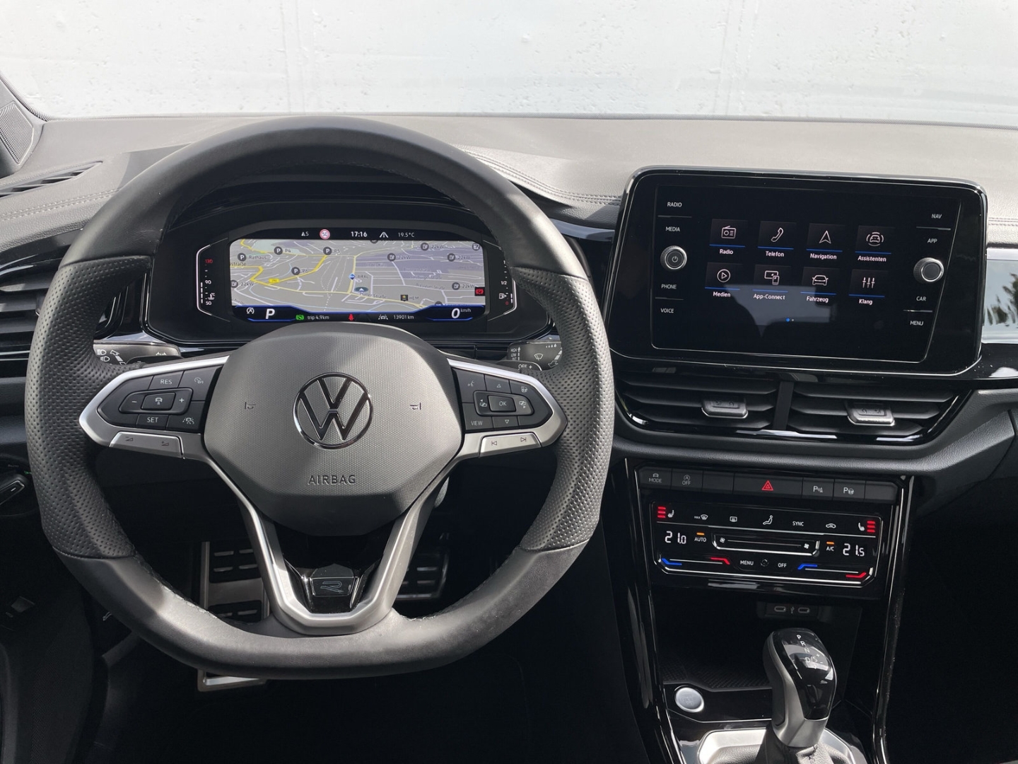 T-Roc 1.5TSI DSG R-Line AHK/Kamera/Matrix/Keyless/App-Con/ACC/Navi/el.Heckklappe