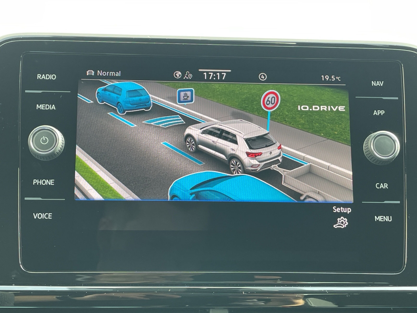 T-Roc 1.5TSI DSG R-Line AHK/Kamera/Matrix/Keyless/App-Con/ACC/Navi/el.Heckklappe