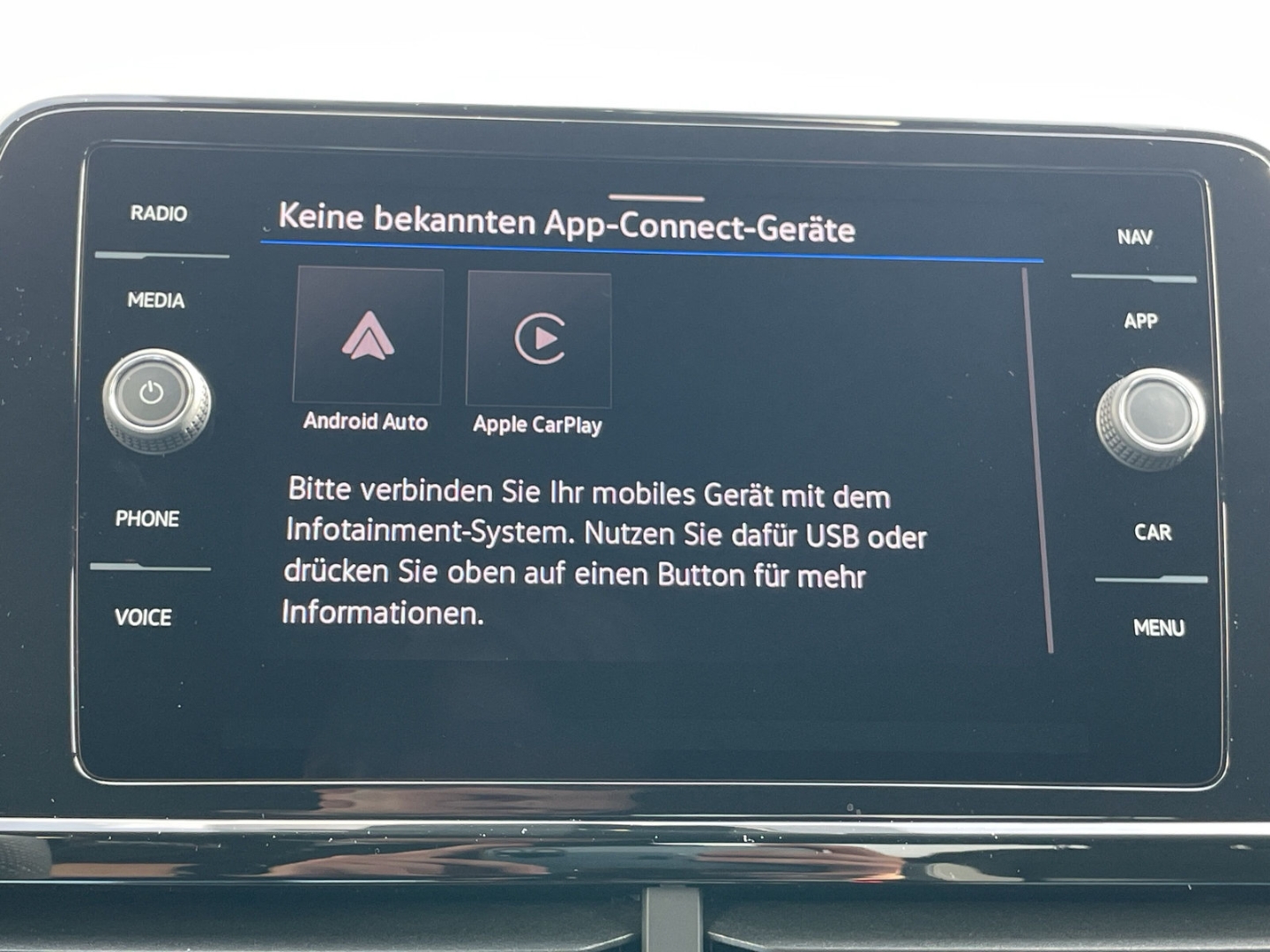 T-Roc 1.5TSI DSG R-Line AHK/Kamera/Matrix/Keyless/App-Con/ACC/Navi/el.Heckklappe