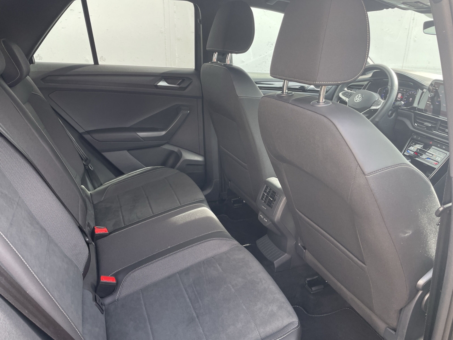 T-Roc 1.5TSI DSG R-Line AHK/Kamera/Matrix/Keyless/App-Con/ACC/Navi/el.Heckklappe
