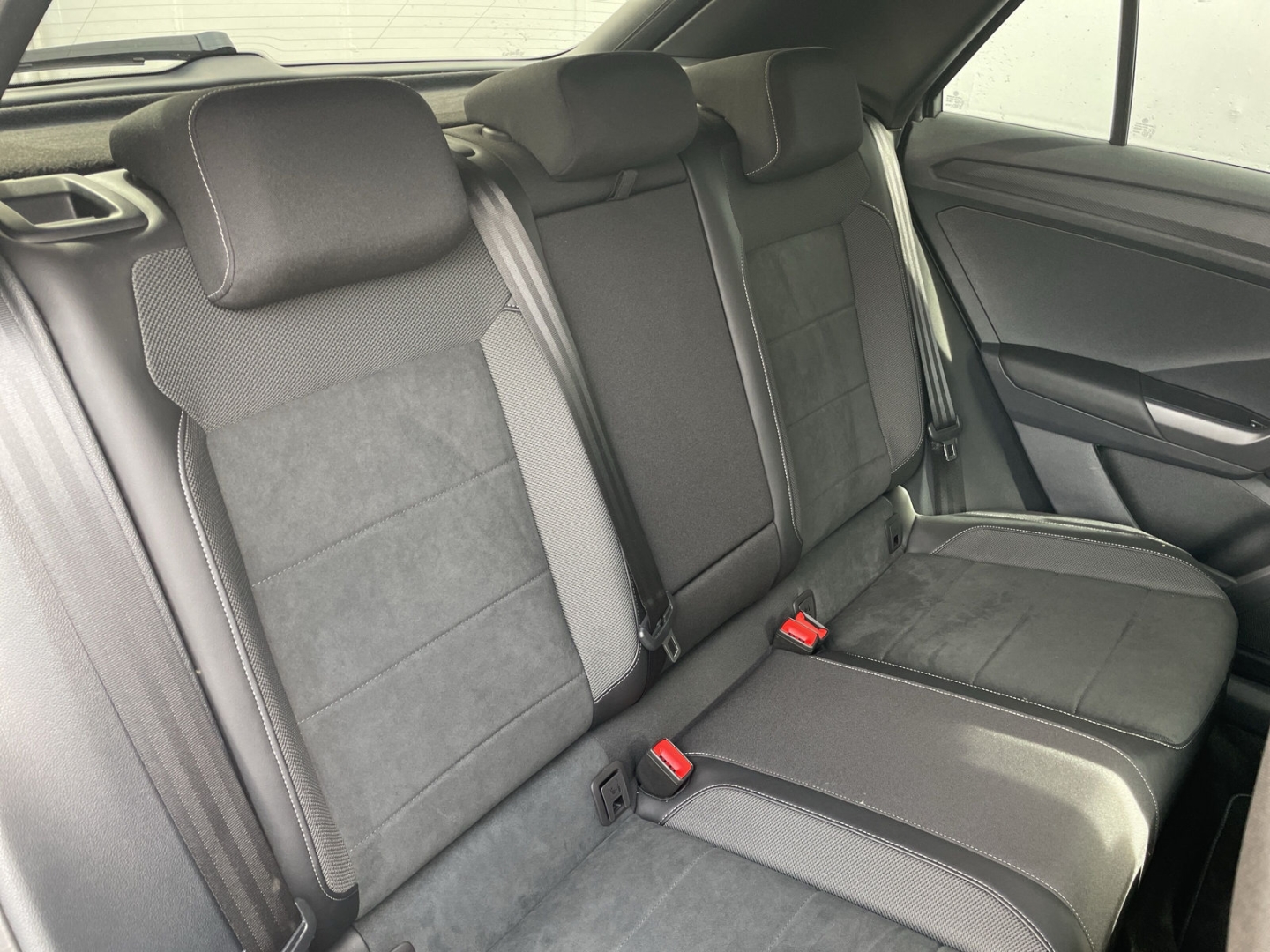 T-Roc 1.5TSI DSG R-Line AHK/Kamera/Matrix/Keyless/App-Con/ACC/Navi/el.Heckklappe