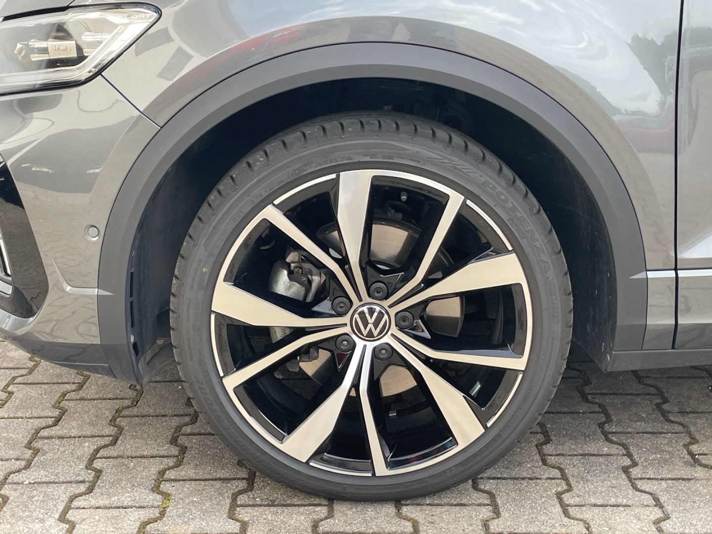 T-Roc 1.5TSI DSG R-Line AHK/Kamera/Matrix/Keyless/App-Con/ACC/Navi/el.Heckklappe