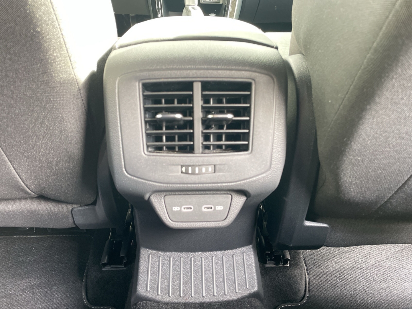 T-Roc 1.5TSI DSG R-Line AHK/Kamera/Matrix/Keyless/App-Con/ACC/Navi/el.Heckklappe
