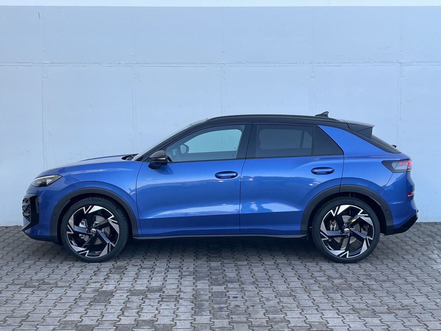 T-Roc R-Line 1.5 eTSI IQ.LIGHT/HUD/AHK/Pano/H&K 360°Kamera/App-Connect