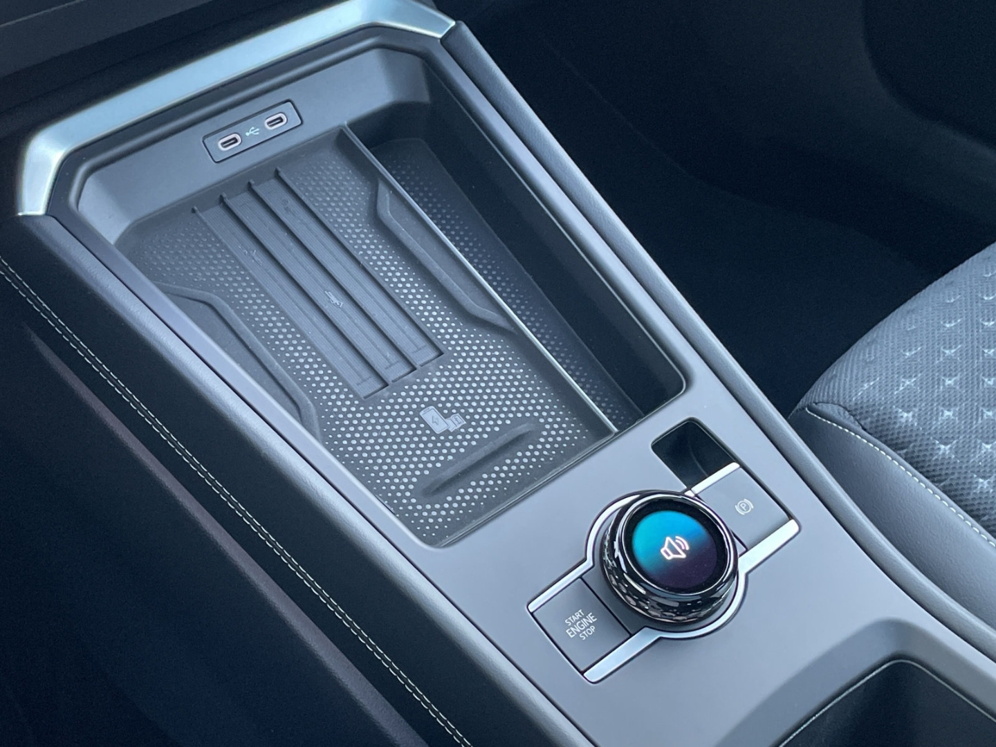 T-Roc R-Line 1.5 eTSI IQ.LIGHT/HUD/AHK/Pano/H&K 360°Kamera/App-Connect