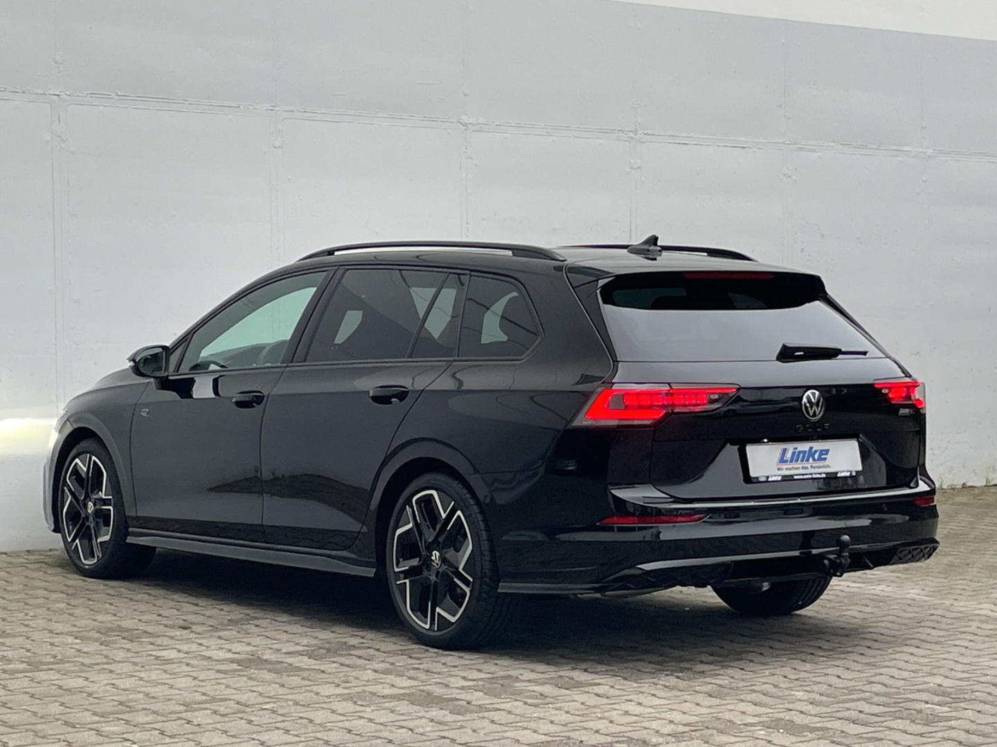Golf Variant VIII R-Line 1.5 eTSI DSG AHK/Pano/HUD/H&K/ACC/Kamera