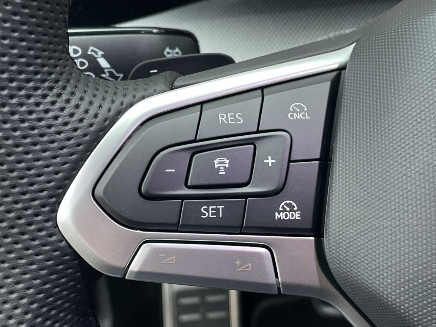 Golf Variant VIII R-Line 1.5 eTSI DSG AHK/Pano/HUD/H&K/ACC/Kamera