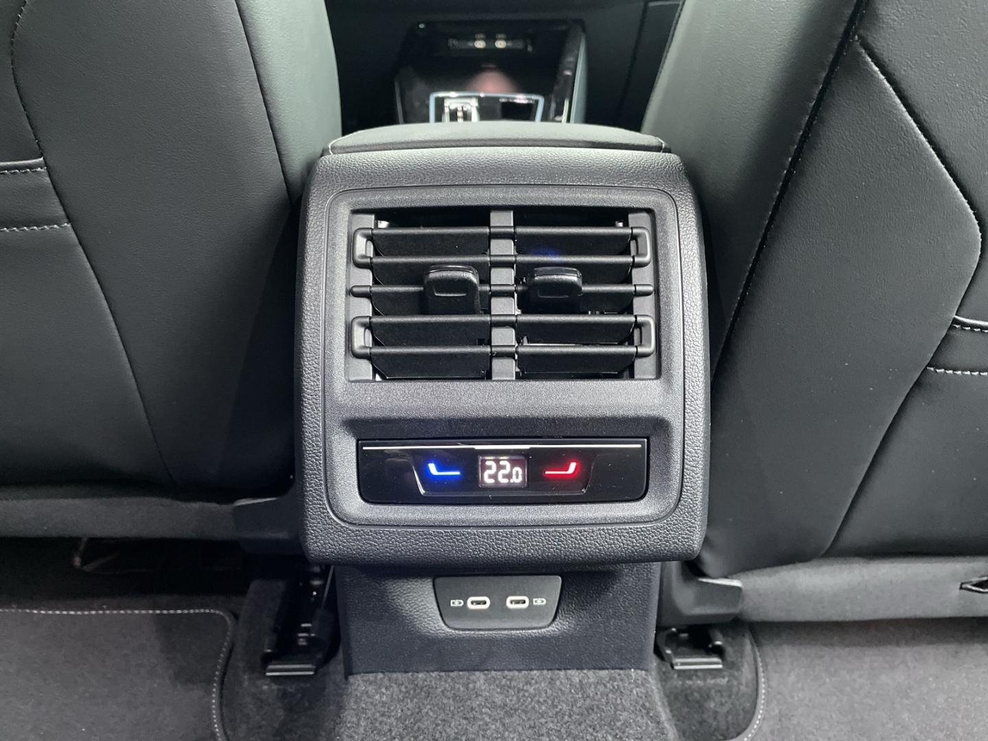 Golf Variant VIII R-Line 1.5 eTSI DSG AHK/Pano/HUD/H&K/ACC/Kamera