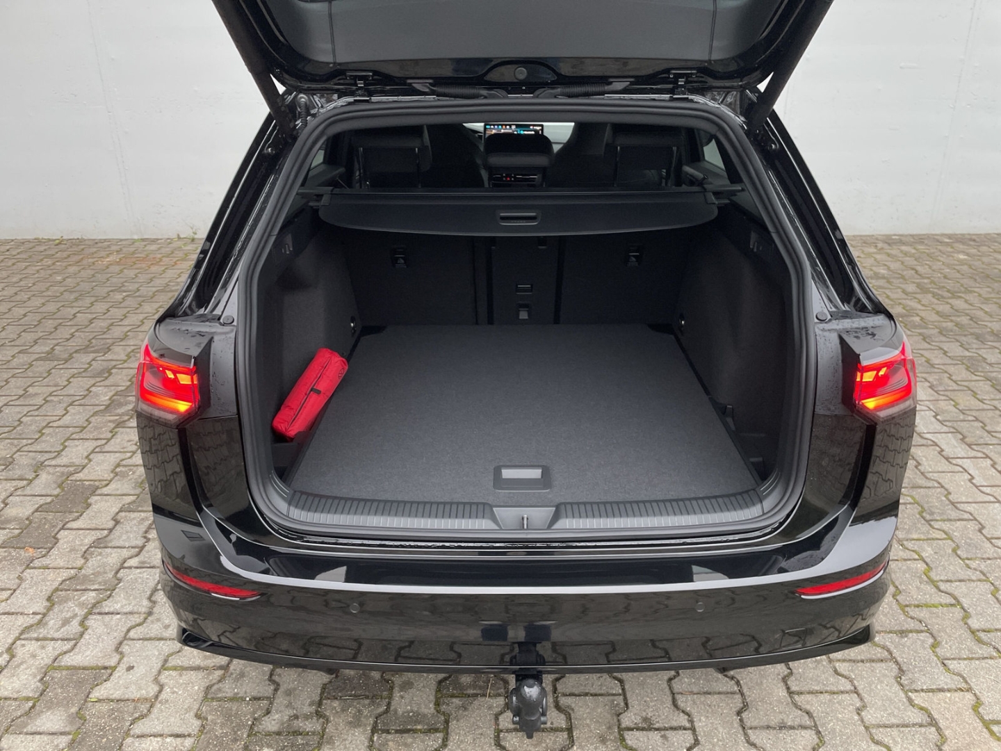 Golf Variant VIII R-Line 1.5 eTSI DSG AHK/Pano/HUD/H&K/ACC/Kamera