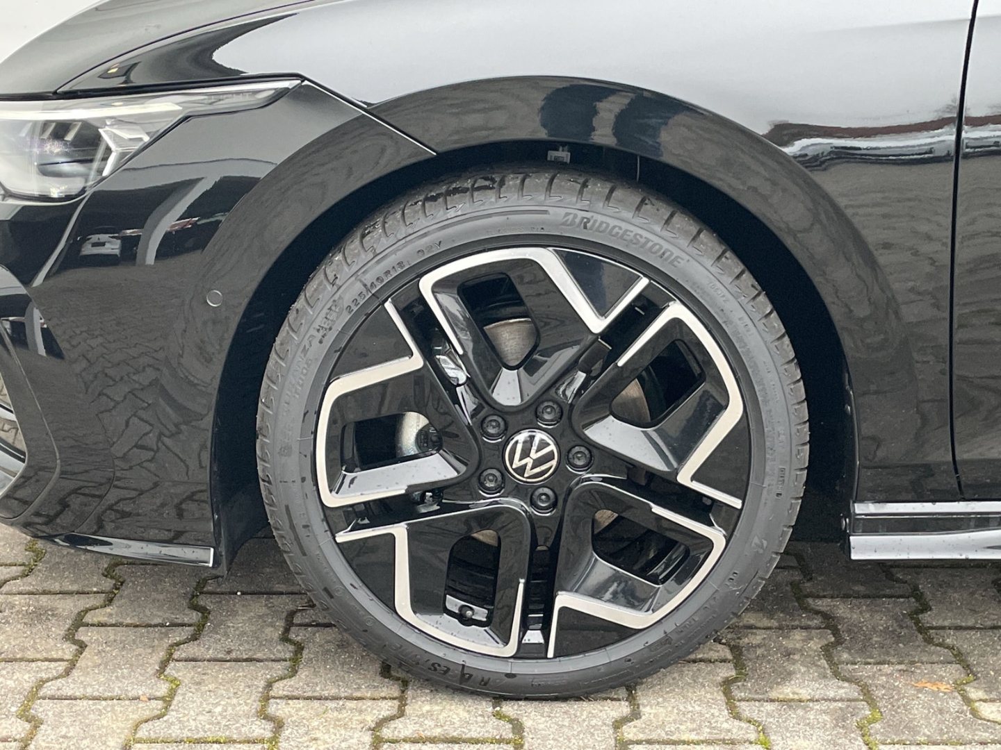 Golf Variant VIII R-Line 1.5 eTSI DSG AHK/Pano/HUD/H&K/ACC/Kamera