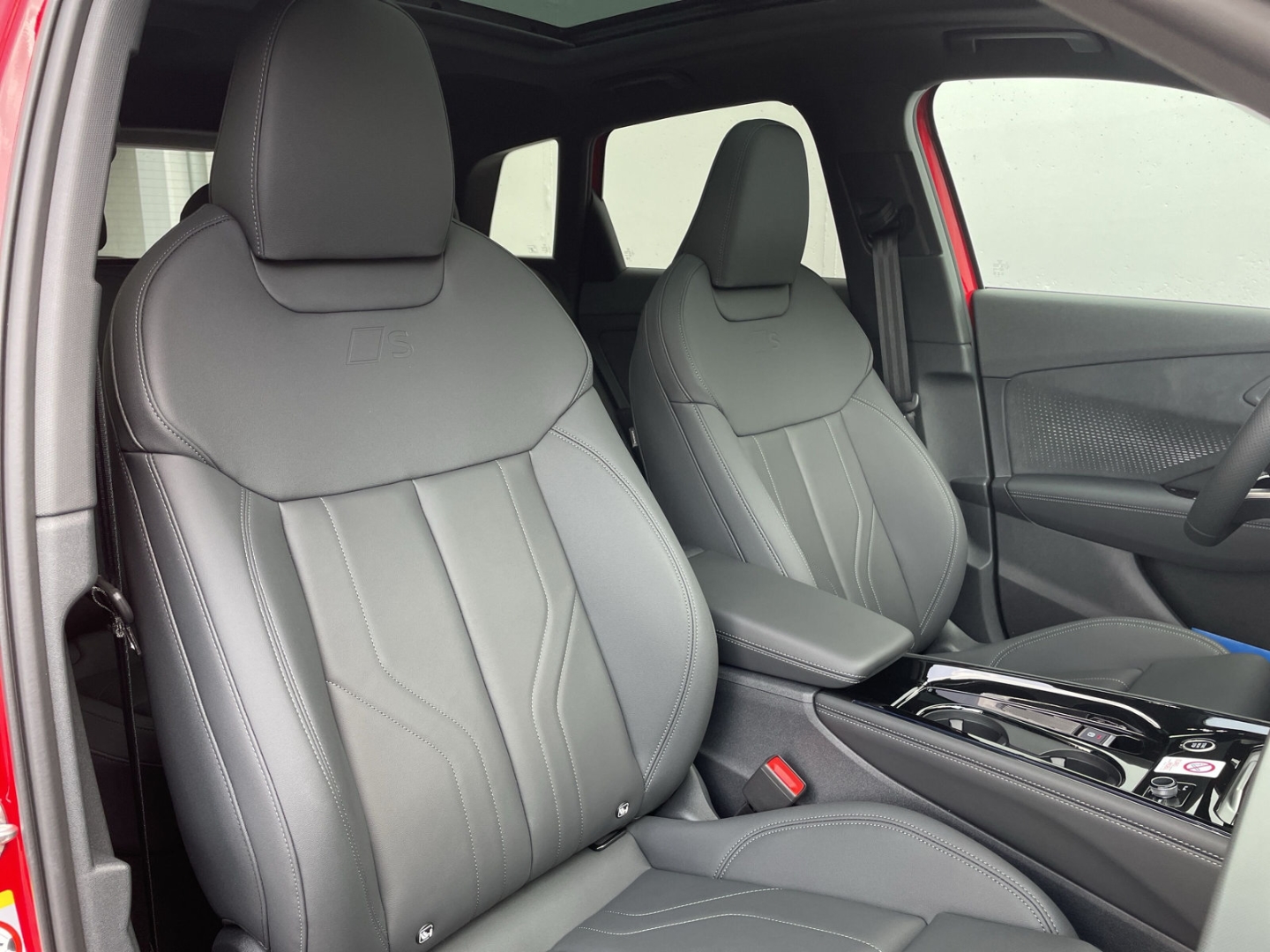 Q3 S line 1.5 e-hybrid Pano/AHK/SONOS/Matrix/HUD/360°Kamera/ACC/Navi/App-Con.