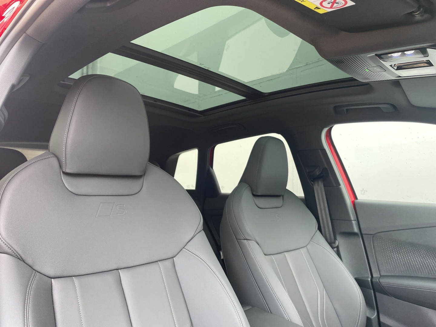Q3 S line 1.5 e-hybrid Pano/AHK/SONOS/Matrix/HUD/360°Kamera/ACC/Navi/App-Con.