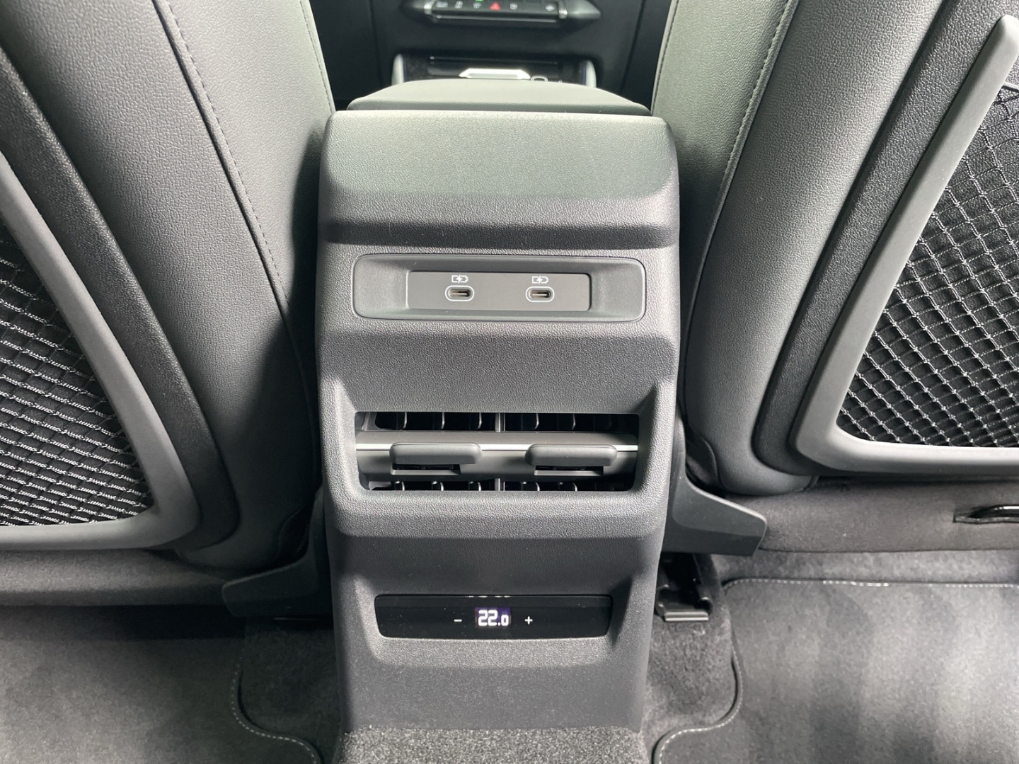 Q3 S line 1.5 e-hybrid Pano/AHK/SONOS/Matrix/HUD/360°Kamera/ACC/Navi/App-Con.