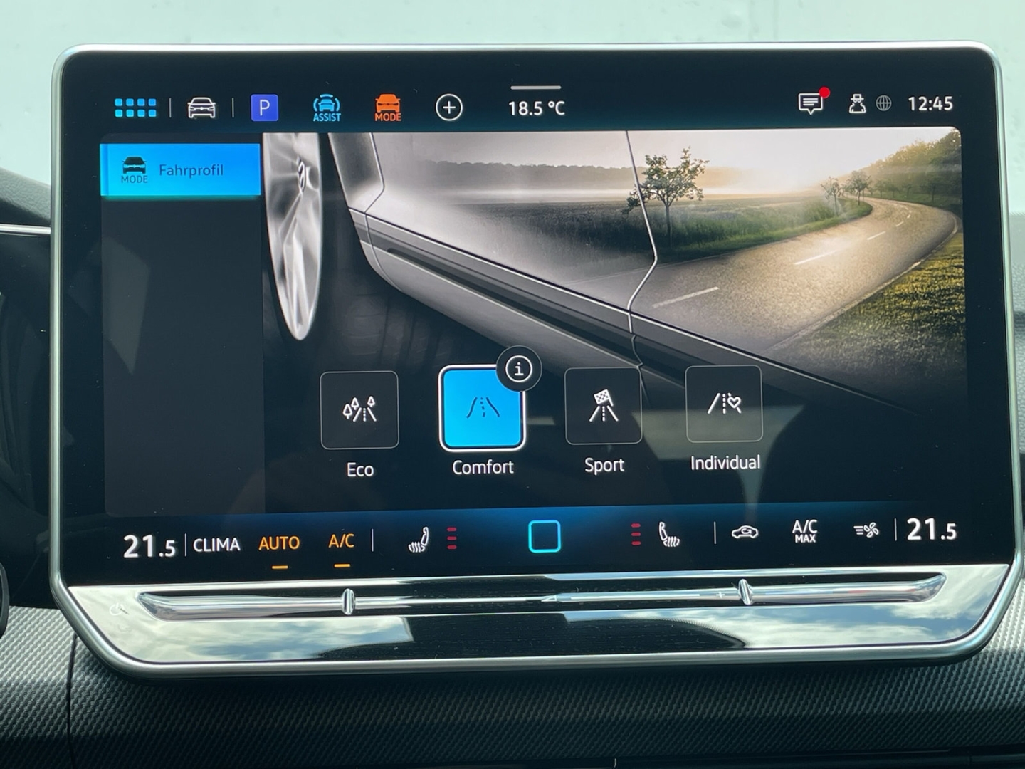 Golf VIII 1.5eTSI DSG R-Line AHK/Kamera/IQ.Light/HUD/Navi/ACC/App-Connect/