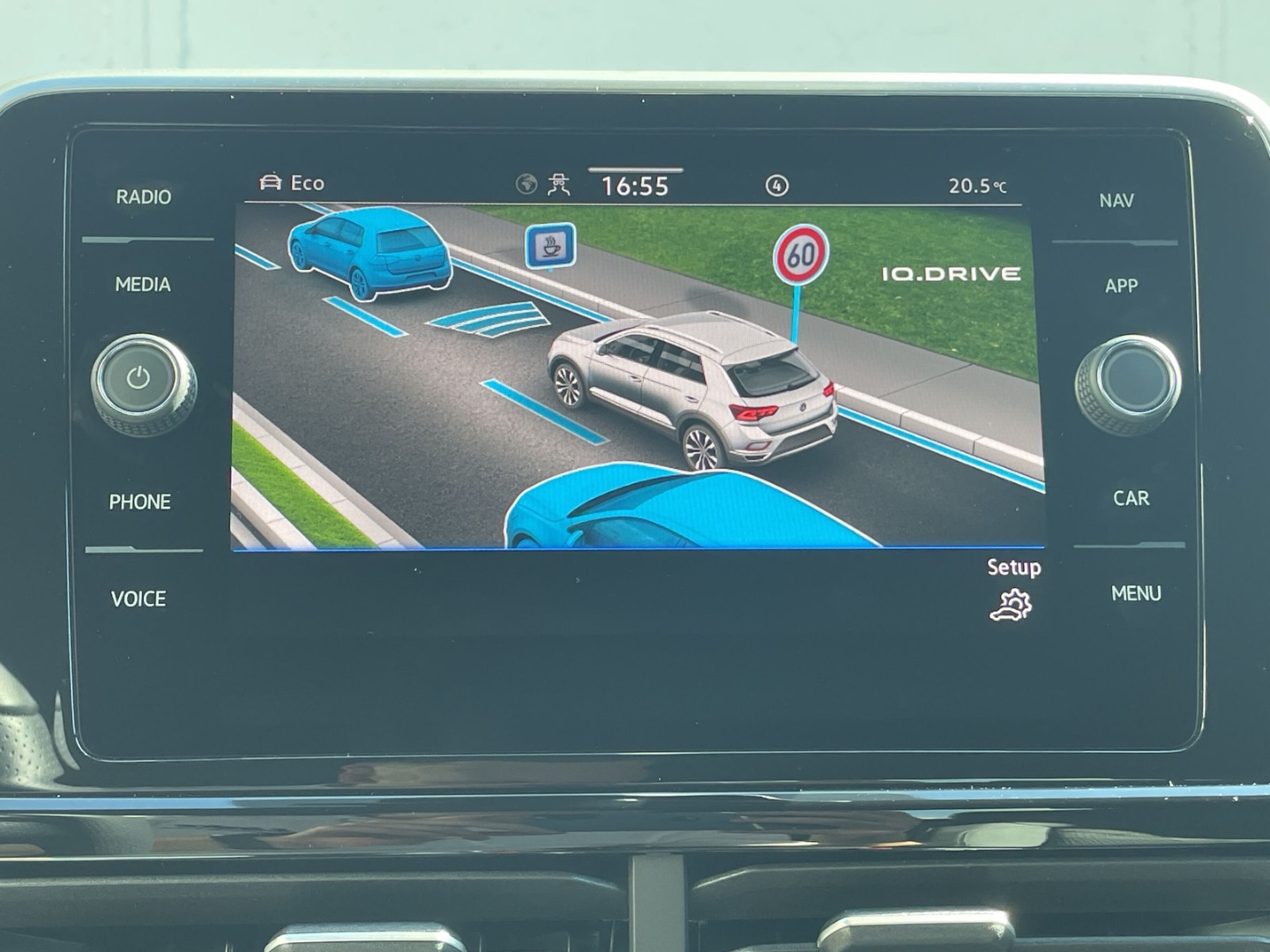 T-Roc 1.5 TSI DSG R-Line Pano/Kamera/IQ.LIGHT/ACC/Navi/App-Connect