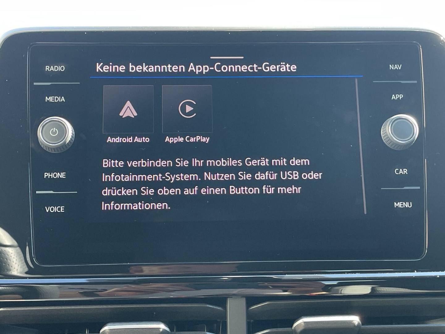 T-Roc 1.5 TSI DSG R-Line Pano/Kamera/IQ.LIGHT/ACC/Navi/App-Connect