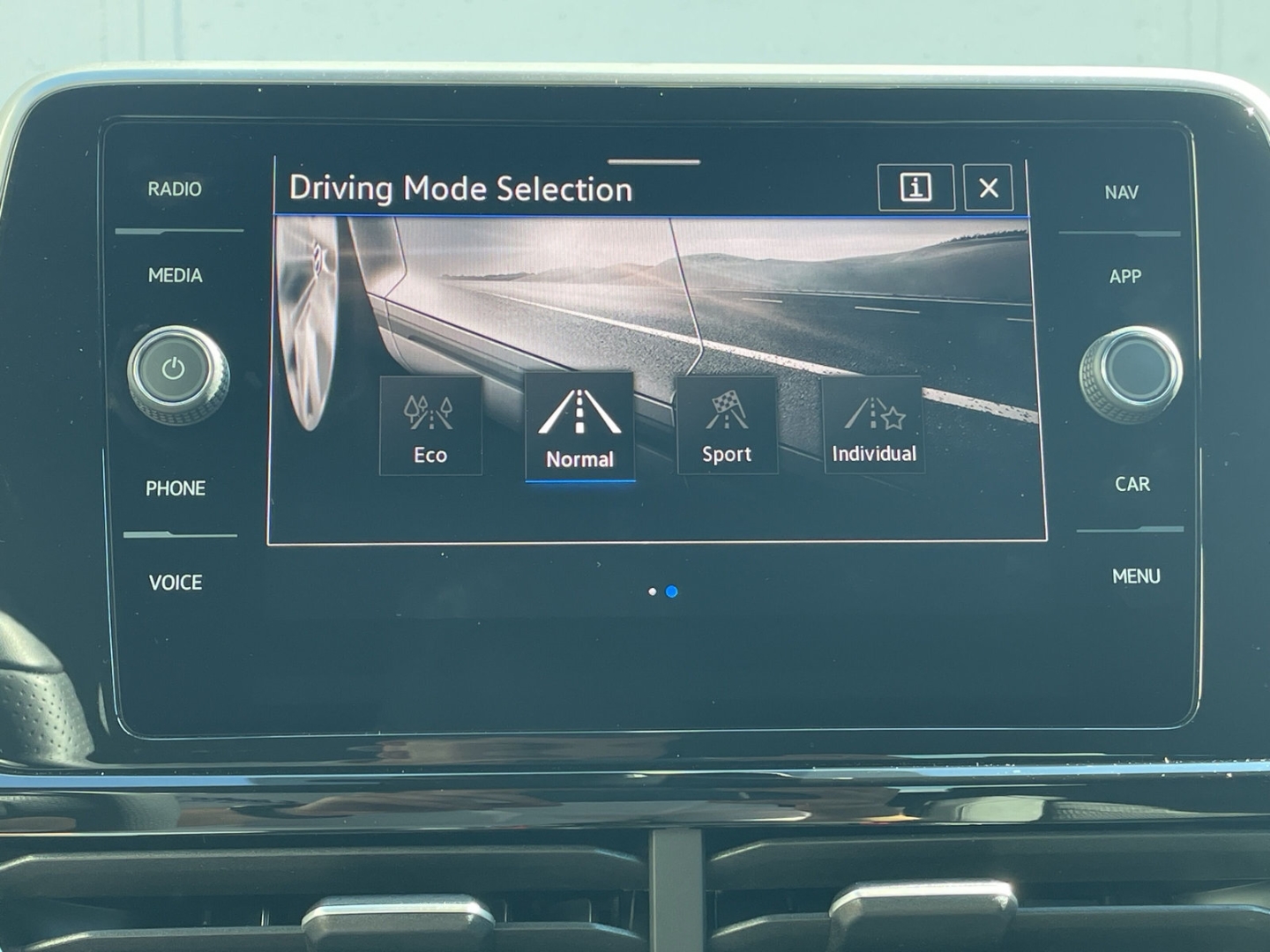 T-Roc 1.5 TSI DSG R-Line Pano/Kamera/IQ.LIGHT/ACC/Navi/App-Connect
