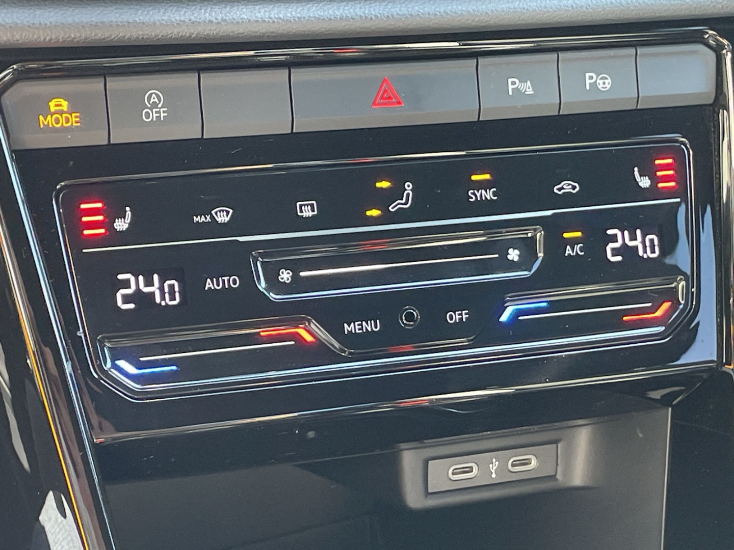 T-Roc 1.5 TSI DSG R-Line Pano/Kamera/IQ.LIGHT/ACC/Navi/App-Connect