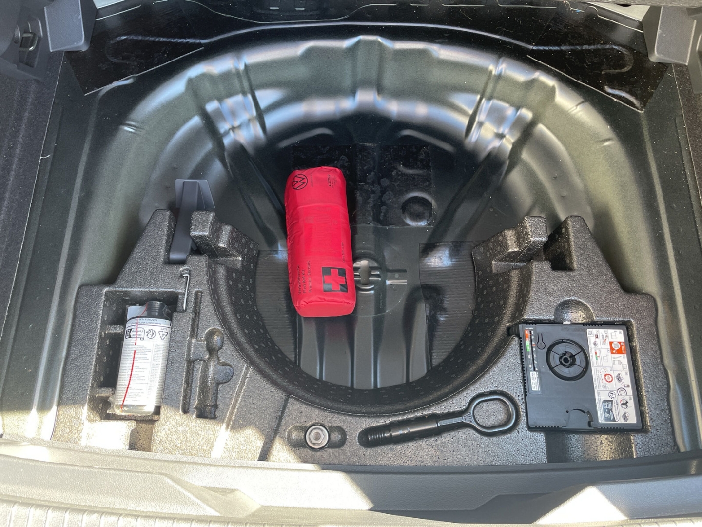 T-Roc 1.5 TSI DSG R-Line Pano/Kamera/IQ.LIGHT/ACC/Navi/App-Connect