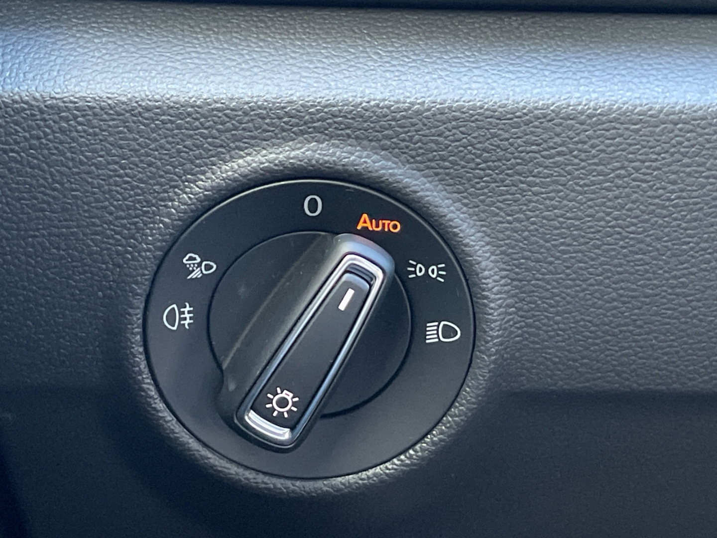 T-Roc 1.5 TSI DSG R-Line Pano/Kamera/IQ.LIGHT/ACC/Navi/App-Connect