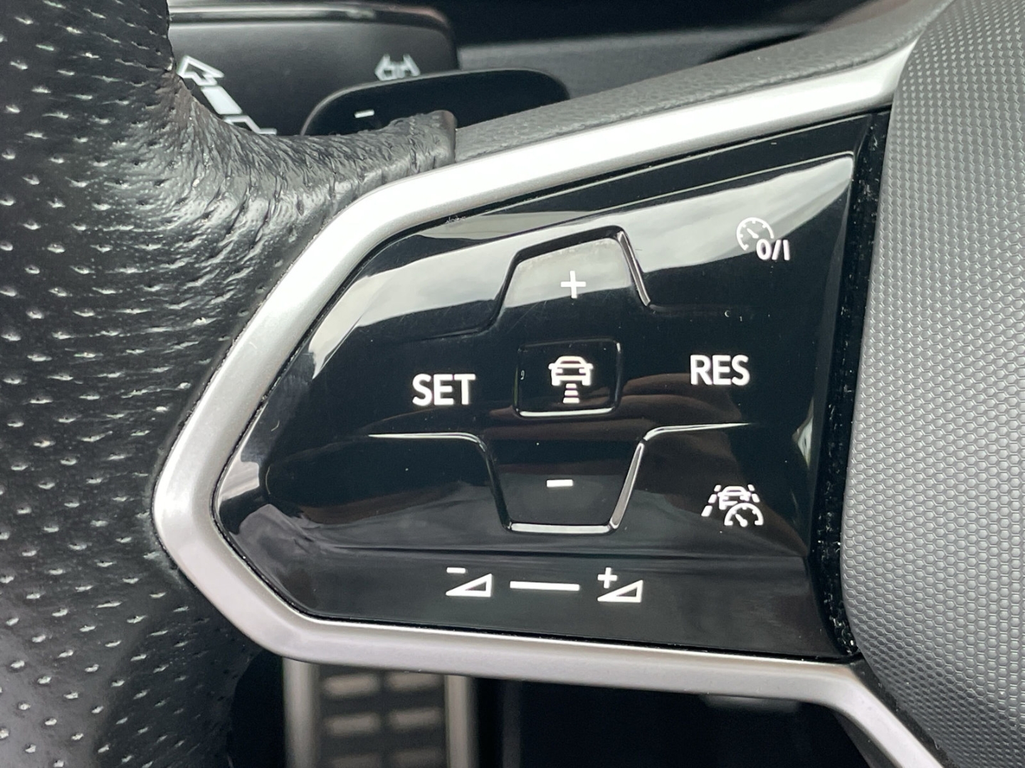 Arteon SB 1.4 TSI eHybrid R-Line AHK/Pano/DCC/Matrix/Kamera/Keyless/el.Heckklappe