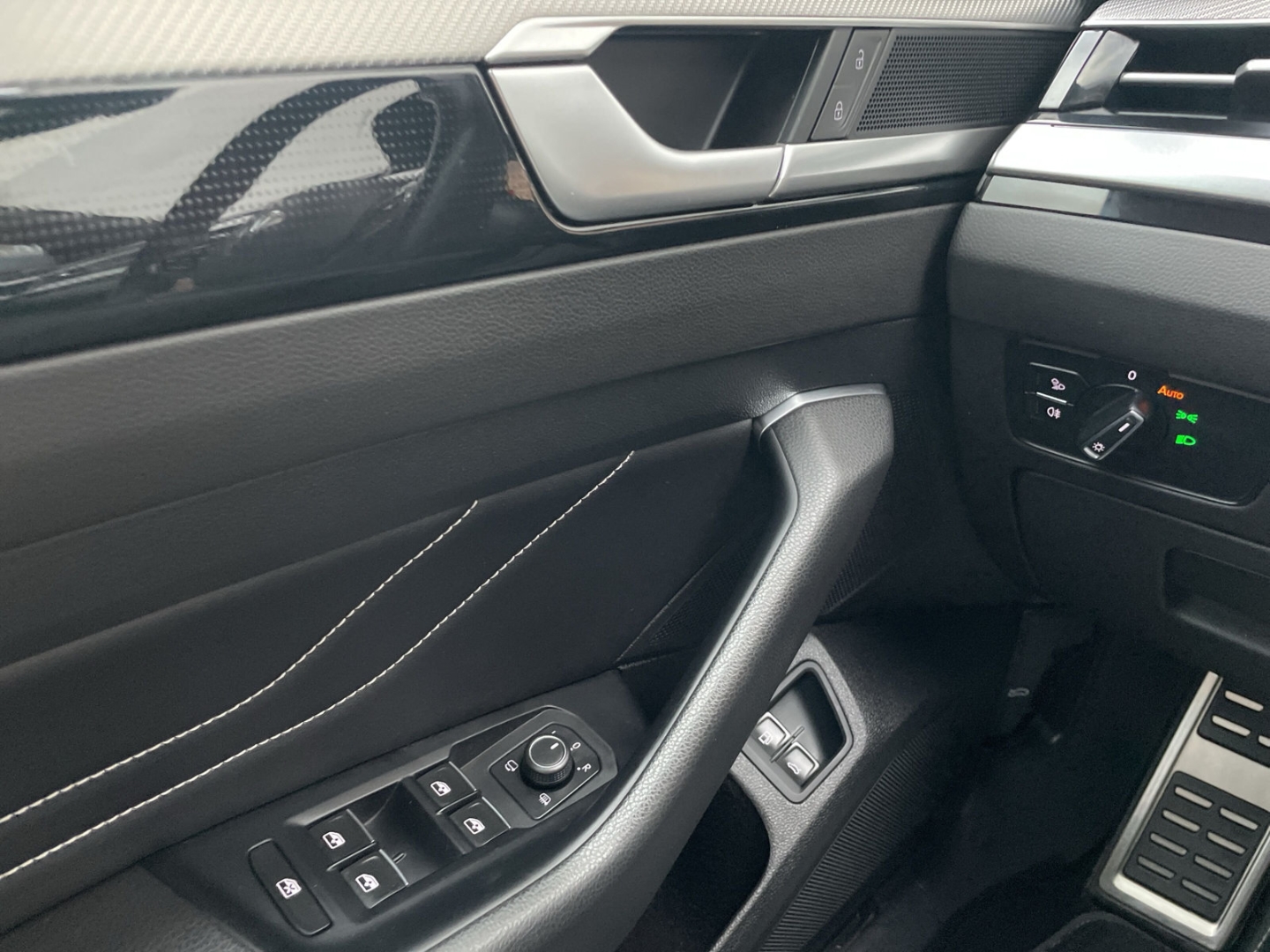 Arteon SB 1.4 TSI eHybrid R-Line AHK/Pano/DCC/Matrix/Kamera/Keyless/el.Heckklappe