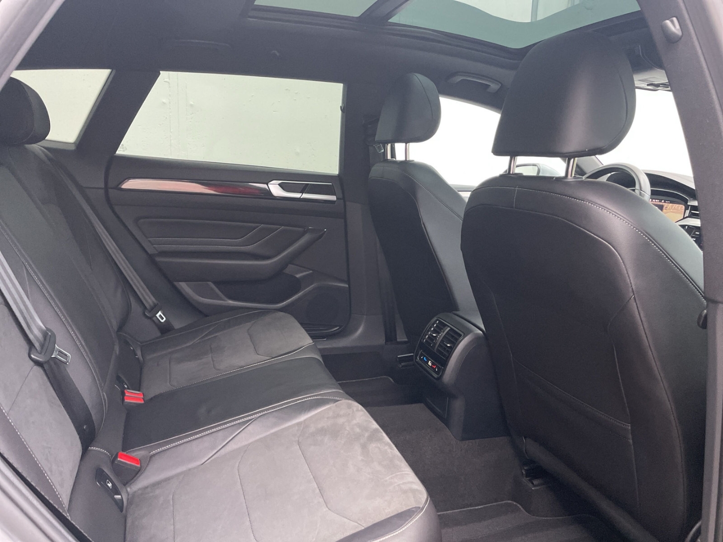 Arteon SB 1.4 TSI eHybrid R-Line AHK/Pano/DCC/Matrix/Kamera/Keyless/el.Heckklappe