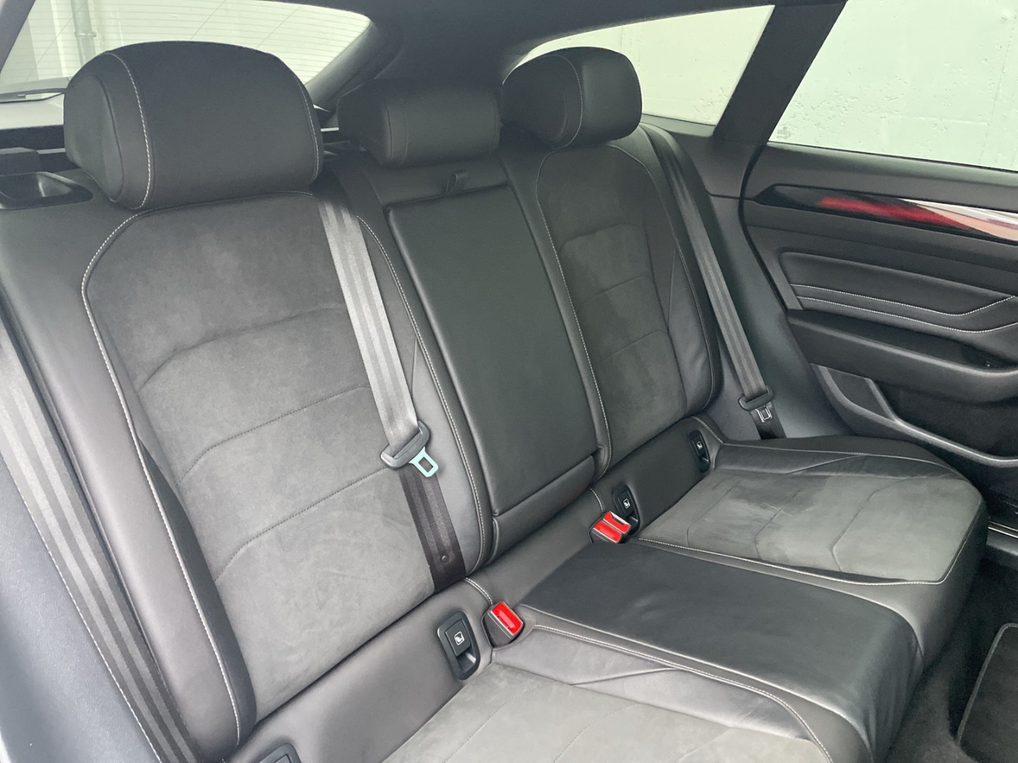 Arteon SB 1.4 TSI eHybrid R-Line AHK/Pano/DCC/Matrix/Kamera/Keyless/el.Heckklappe