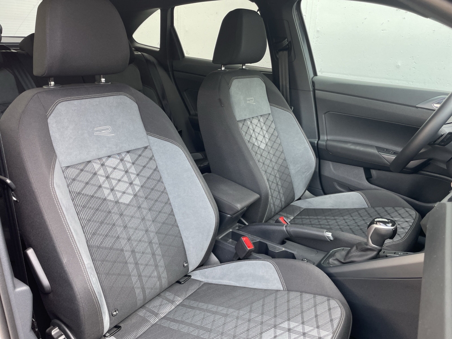 Taigo 1.5 TSI DSG R-Line Kamera/AHK/ACC/Navi Pro/App-Connect/Matrix/