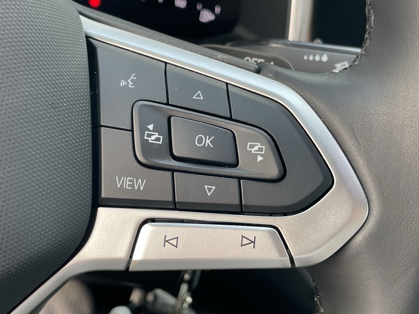 Taigo 1.5 TSI DSG R-Line Kamera/AHK/ACC/Navi Pro/App-Connect/Matrix/