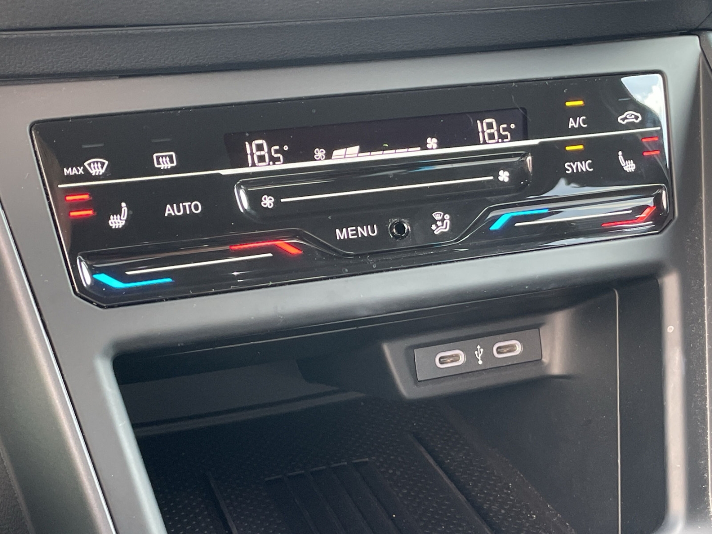 Taigo 1.5 TSI DSG R-Line Kamera/AHK/ACC/Navi Pro/App-Connect/Matrix/