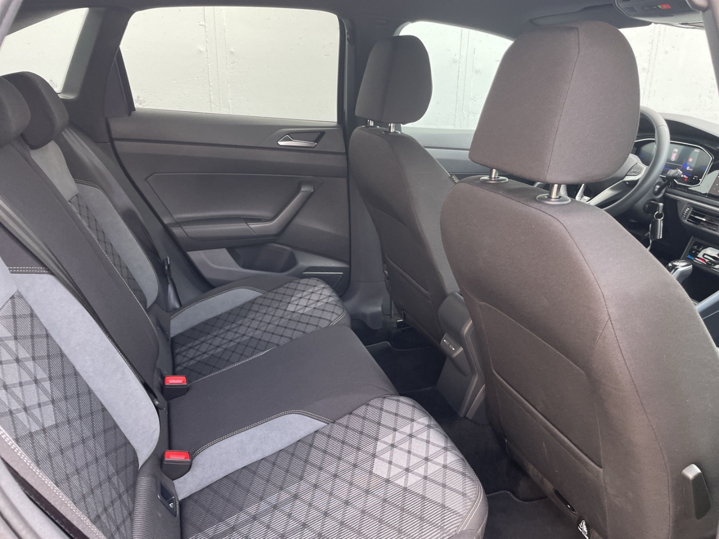 Taigo 1.5 TSI DSG R-Line Kamera/AHK/ACC/Navi Pro/App-Connect/Matrix/